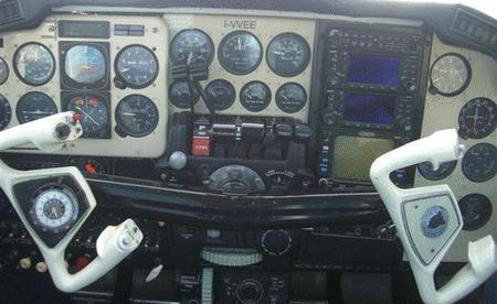 Achat : Twin engine  constructor beechcraft  (Giraviation) - Giraviation neuf et d'occasion - Achat et vente